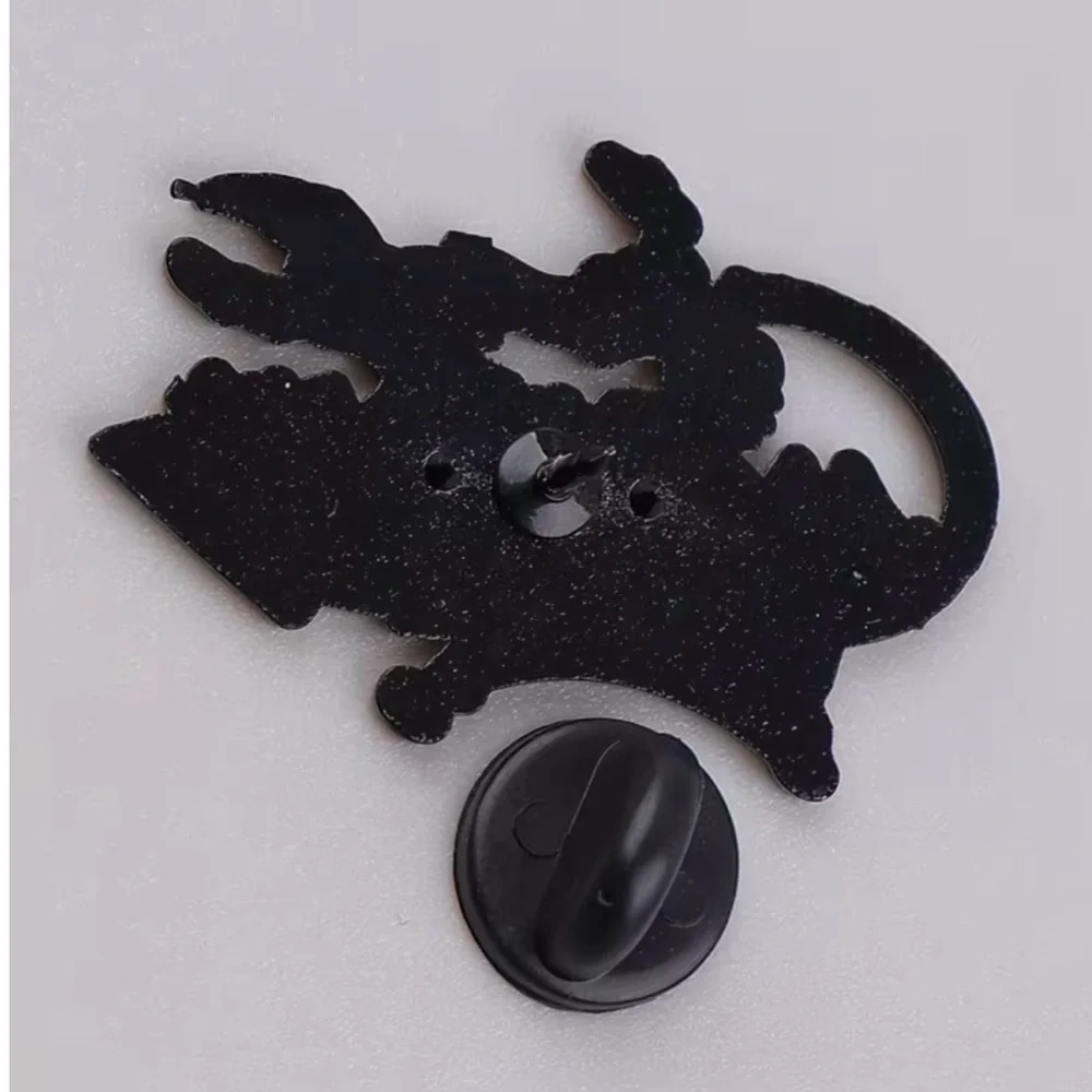 Classic Looney Tunes Animation Collectible Wile E. Coyote Character Pin - Picture 4 of 5